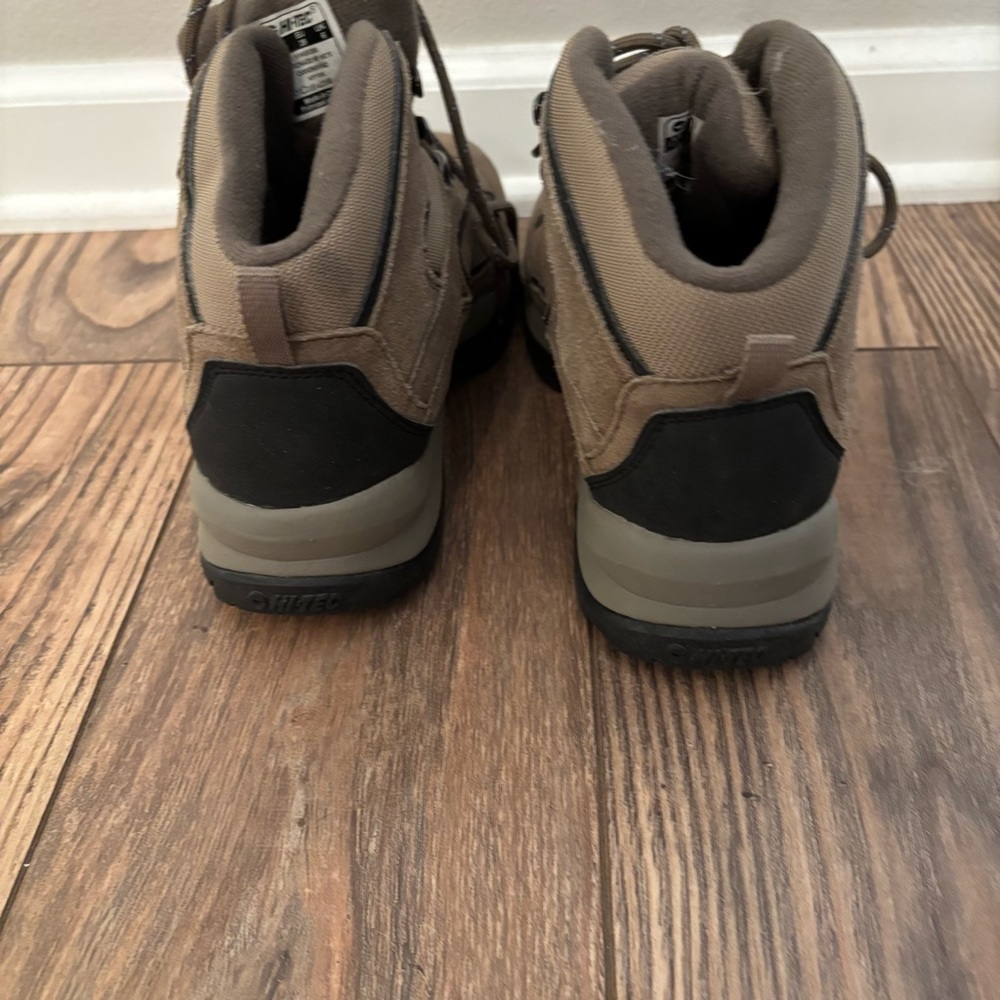 Hi Tec. Brown Hiking Boots - Picture 4 of 6